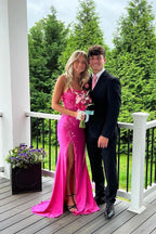 Fabelhaftes, säulenförmiges, ärmelloses Ballkleid aus Satin mit Spaghettiträgern und Applikationen und Schlitz vorn in Rosa