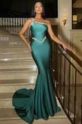 Fabuloso vestido de fiesta largo de sirena verde con un solo hombro, sin mangas y con brillo