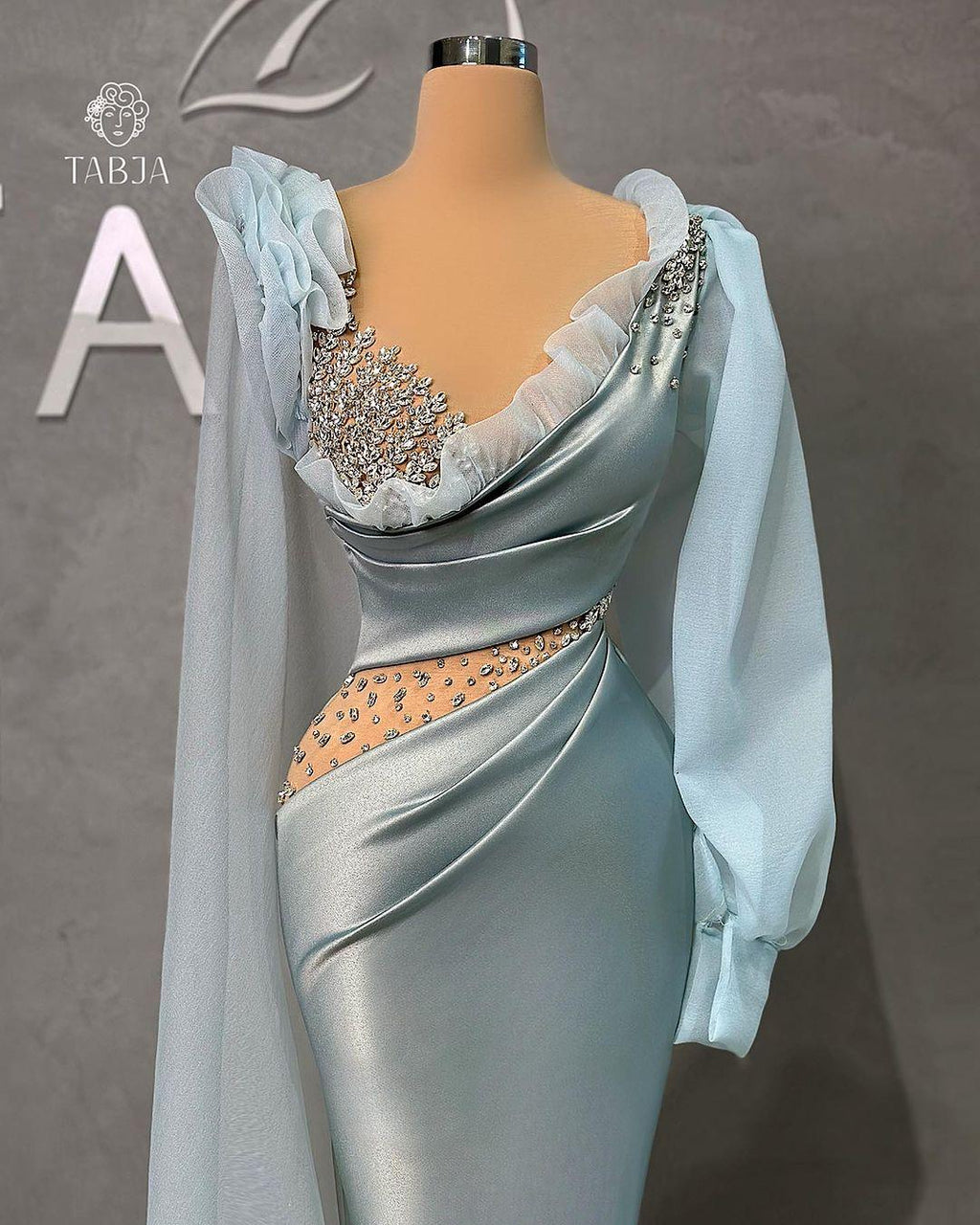 Glamouröses langes Meerjungfrau-Ballkleid mit V-Ausschnitt und langen Ärmeln, Rüschen und Steinen
