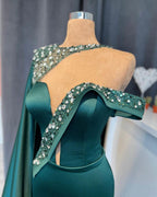 Wunderschönes langes dunkelgrünes Meerjungfrau-Ballkleid mit Kristallen und Spitze