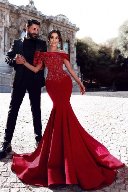 Wunderschönes langes rotes Meerjungfrau-Abendkleid mit schulterfreiem, mit Pailletten und Perlen verziertem Spitzendekolleté