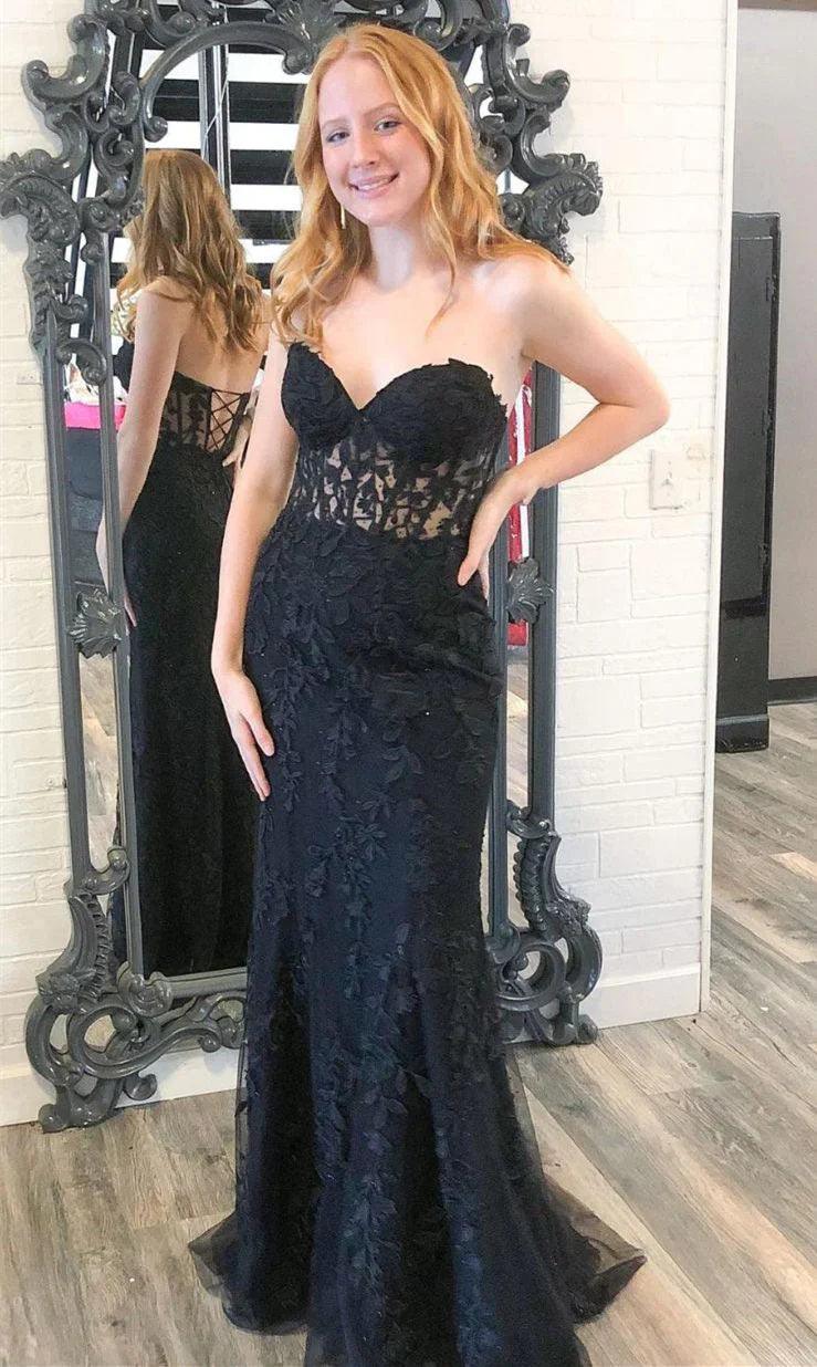 Vestidos de fiesta hermosos de encaje con escote corazón sin mangas con apliques de sirena