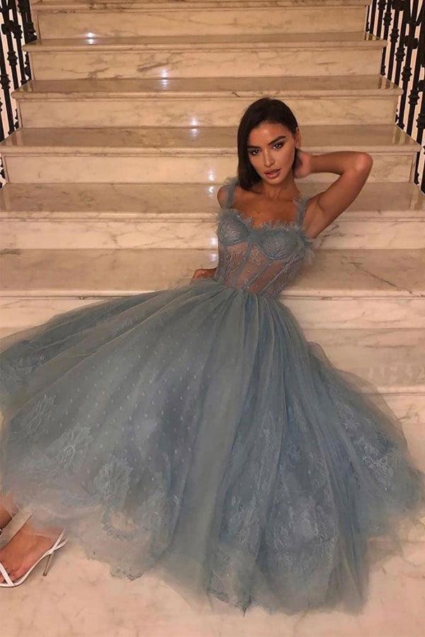 Vestido de fiesta de tul azul grisáceo con encaje hasta la rodilla Vestido de fiesta de tul con encaje