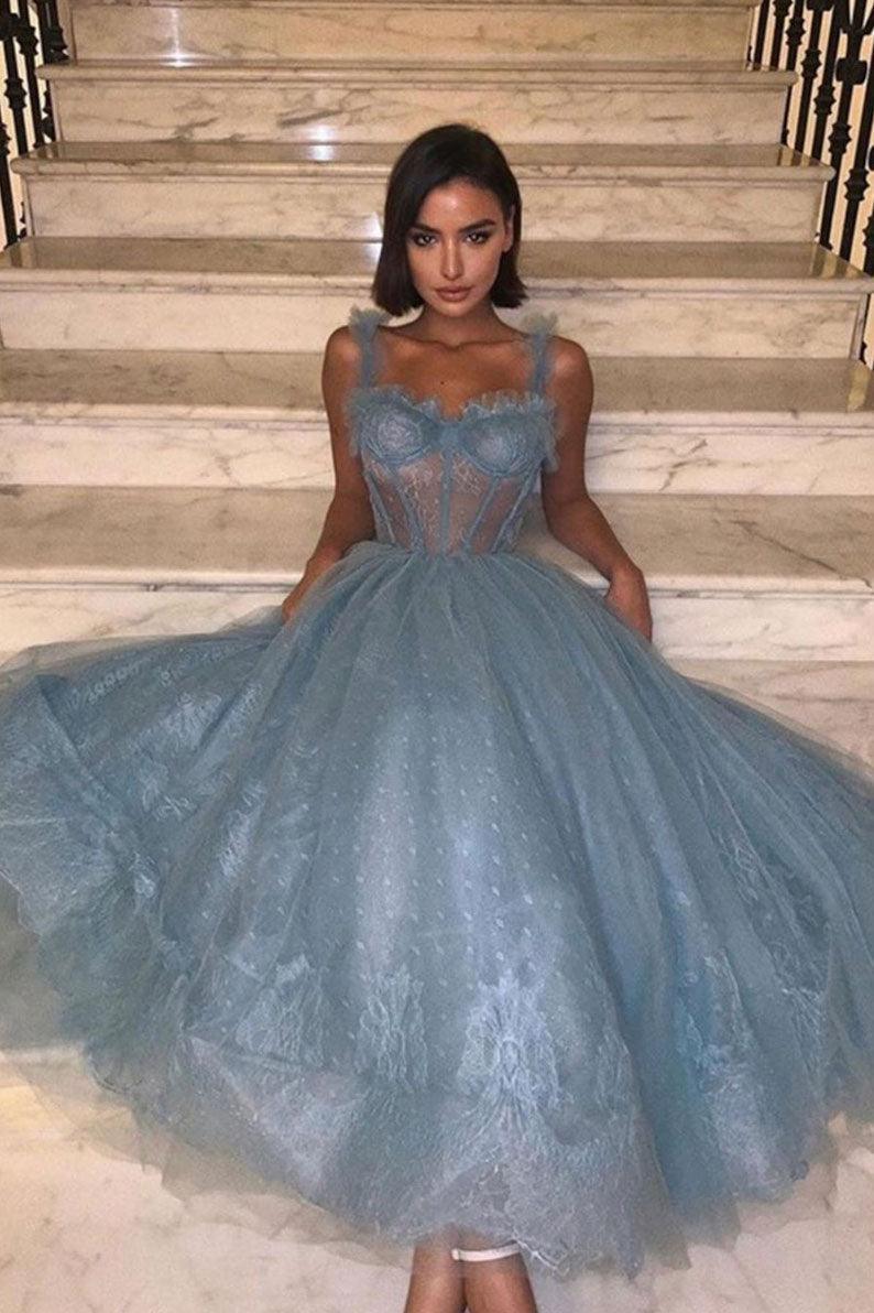 Vestido de fiesta de tul azul grisáceo con encaje hasta la rodilla Vestido de fiesta de tul con encaje
