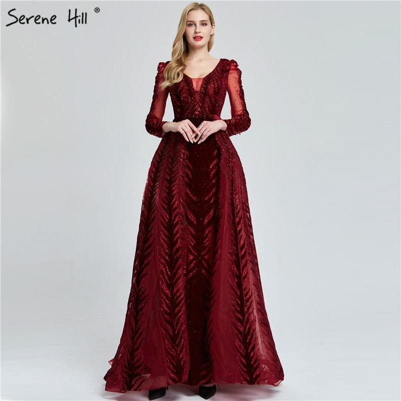 Weinrotes Abendkleid aus Samt mit langen Ärmeln, luxuriöses Design, Perlenbesatz, formelles Kleid 2024, Serene Hill, Übergröße LA60903 