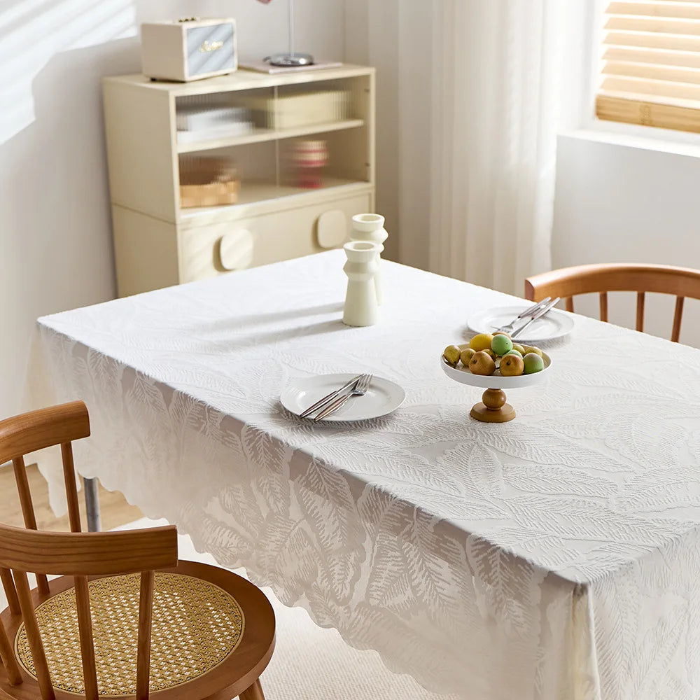 Retro lace tablecloth, beautiful atmosphere, multi-functional tablecloth, suitable for dining table, coffee table, rectangular table, home decoration.