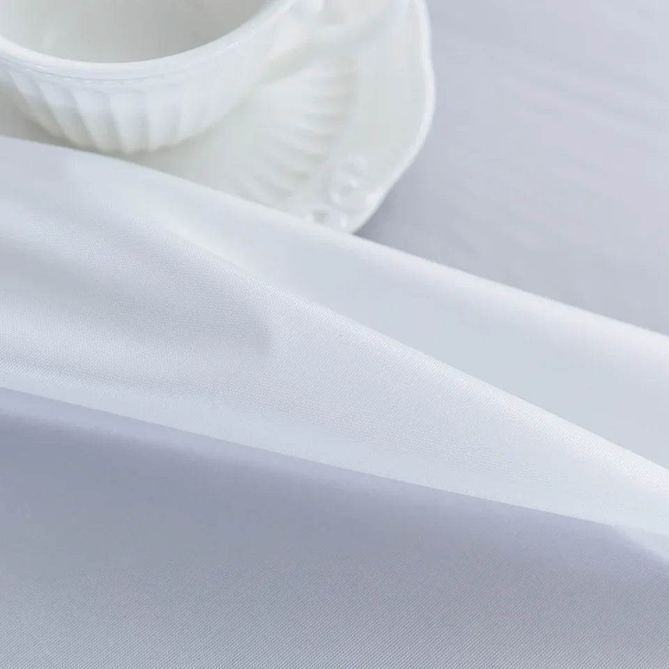 Modern white and black waterproof woven table covers for domestic laboratory benches and event decorations