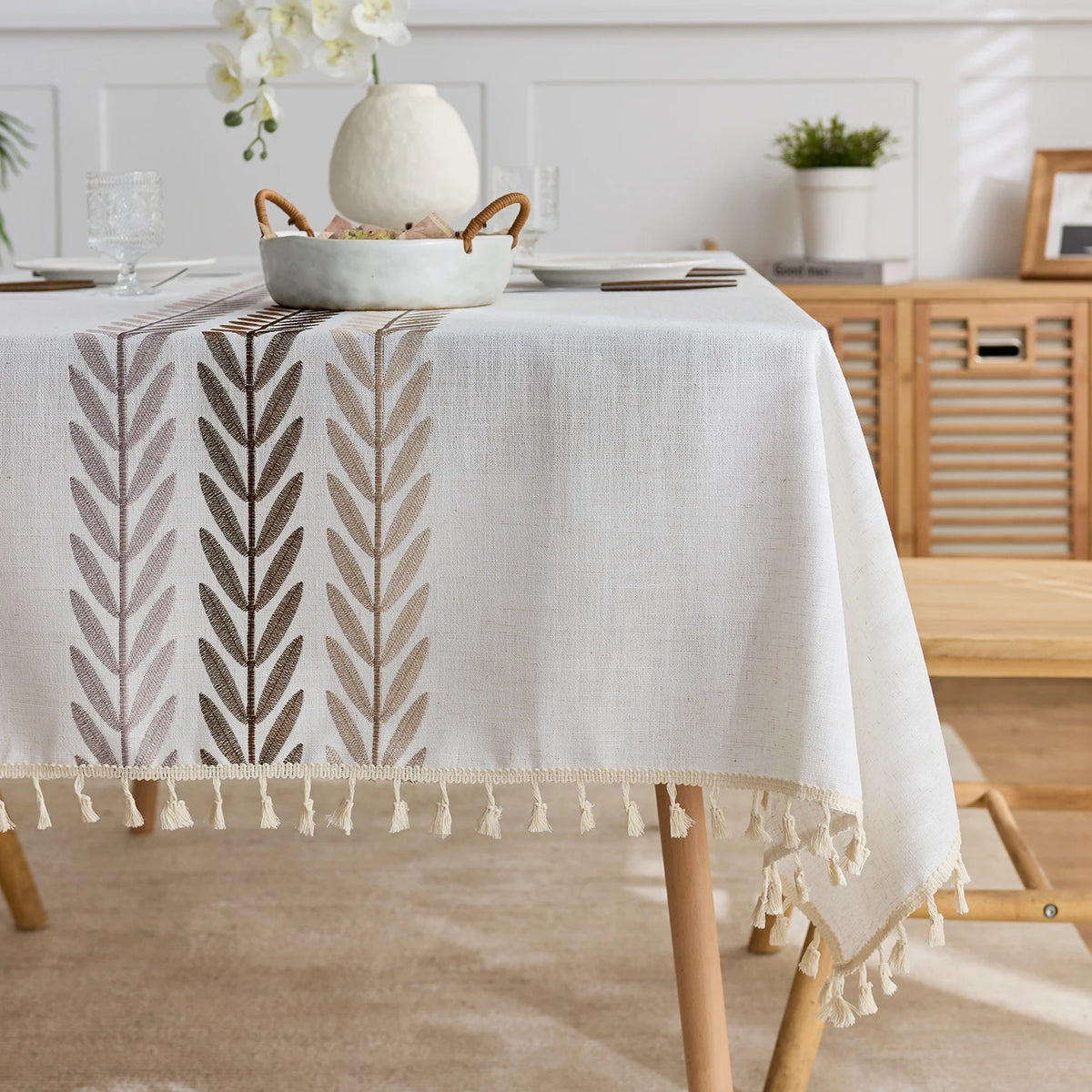 Dust embroidered rectangular tablecloth banquet tablecloth wheat brown 140 X 140 cm