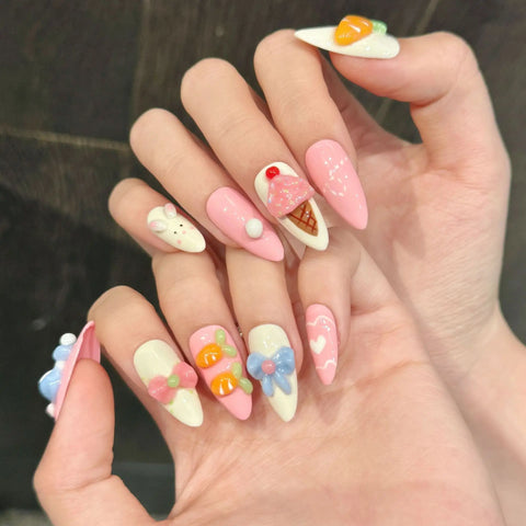 High Quality Almond Nail Art Design Floral Pattern for Cute Summery Look
