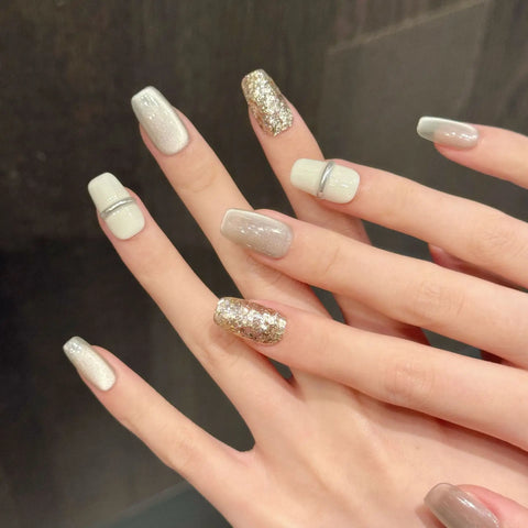 Milk White champagne Gold Glitter Mirror Surface Minimalist Wide Light Cat-eye Short Wear-on Nails