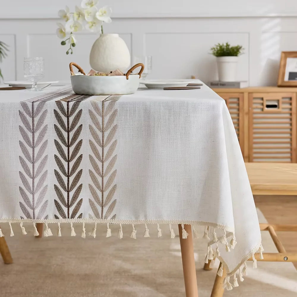 Customizable size simple design embroidered tablecloth polyester white tablecloth