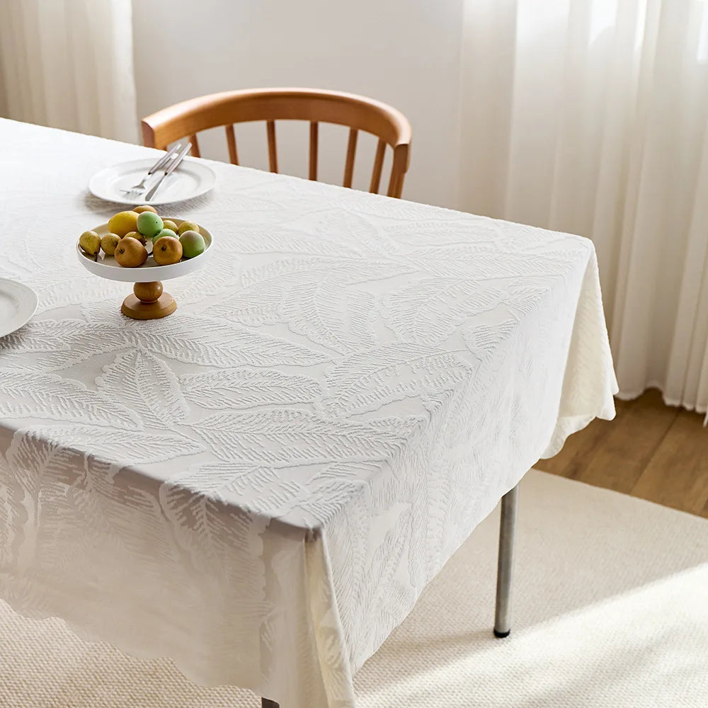 Retro lace tablecloth, beautiful atmosphere, multi-functional tablecloth, suitable for dining table, coffee table, rectangular table, home decoration.