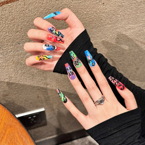 Hot Girls Artificial Stick on Nails Custom Graffiti Press on Nails