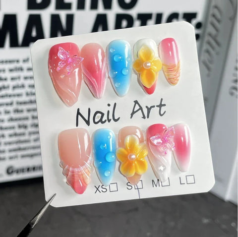 Modische Mandel-Nagelaufkleber. Beliebter Presskleber zum Auftragen mit dem Finger. 