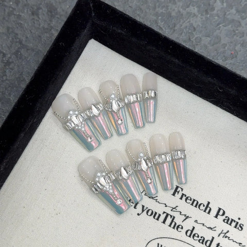 Uñas francesas de gel prensadas a mano, de lujo, con purpurina hermosa y personalizadas. 