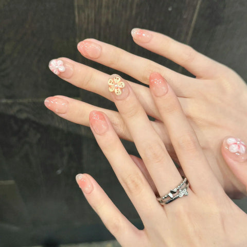 Sommerlicher Strandurlaubsstil, handgeformte, kurze, abnehmbare Nägel zum Aufkleben 