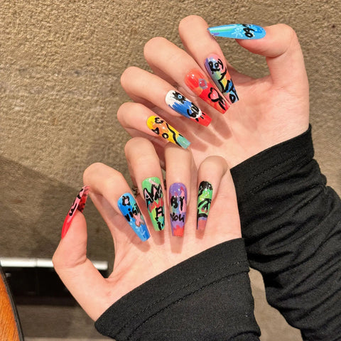 Hot Girls Artificial Stick on Nails Custom Graffiti Press on Nails