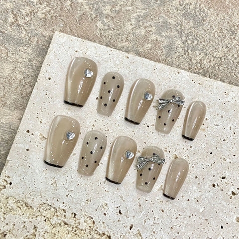 New high quality Hepburn style butterfly diamond polka dot versatile ladies nail art makeup simulation false nails