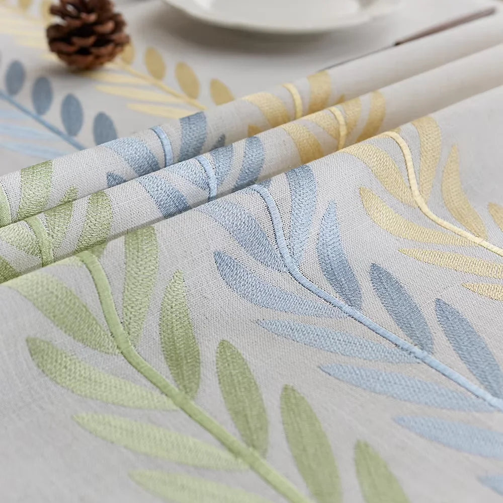 Customizable size simple design embroidered tablecloth polyester white tablecloth