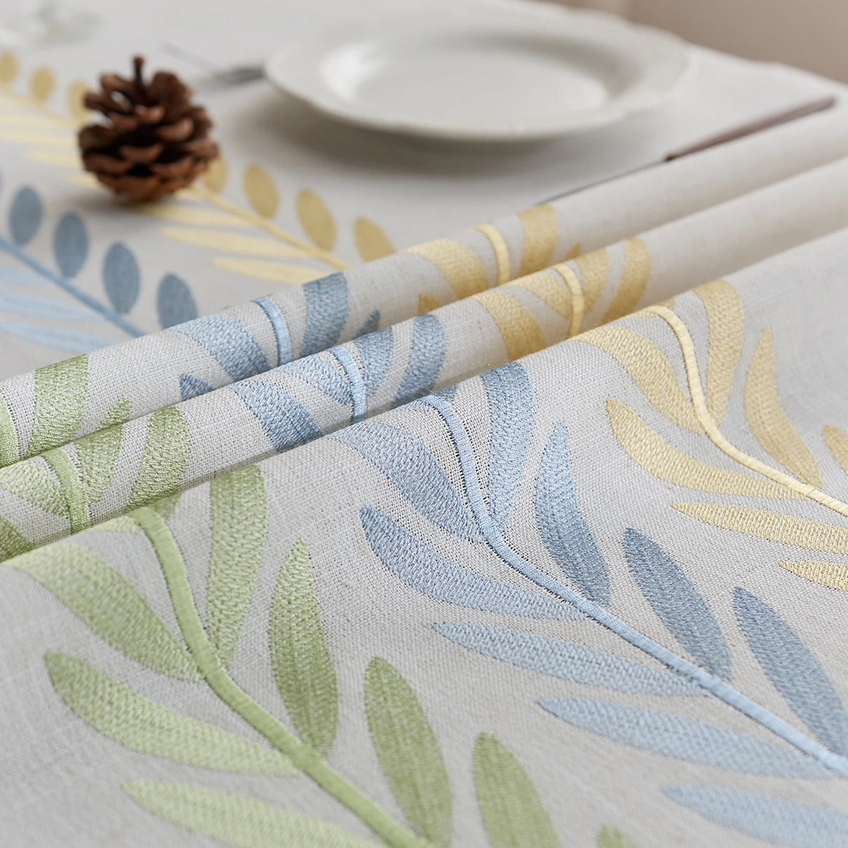 Dust embroidered rectangular tablecloth banquet tablecloth wheat brown 140 X 140 cm