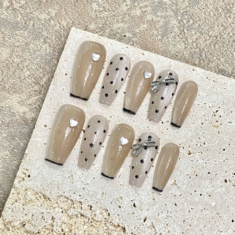 New high quality Hepburn style butterfly diamond polka dot versatile ladies nail art makeup simulation false nails