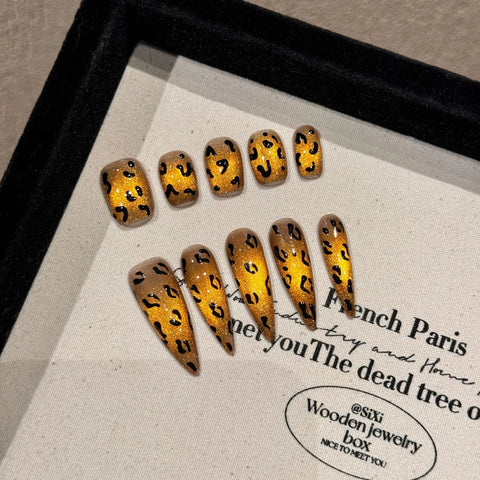 New Arrived Luxury Designed Reusable False Nails Short  Acrylic Press on Nails Artificial Nails