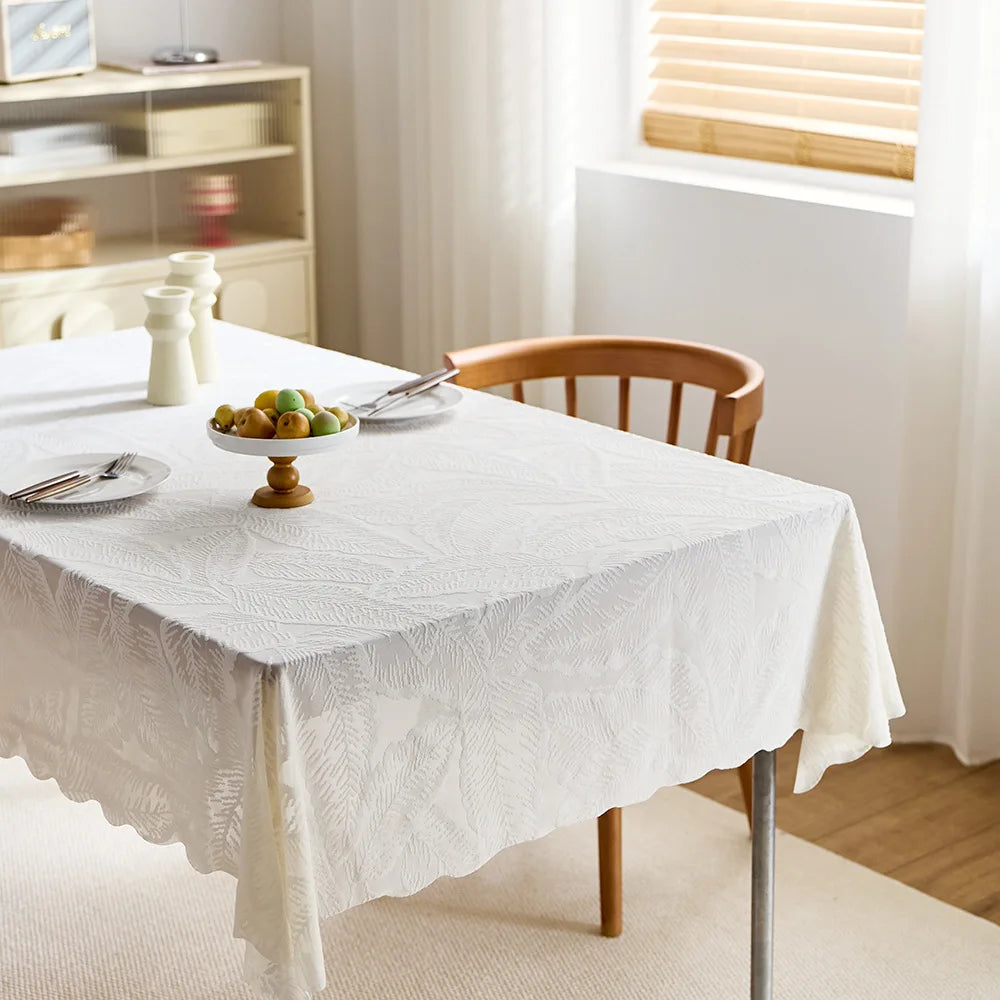 Retro lace tablecloth, beautiful atmosphere, multi-functional tablecloth, suitable for dining table, coffee table, rectangular table, home decoration.