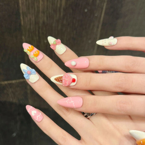 High Quality Almond Nail Art Design Floral Pattern for Cute Summery Look
