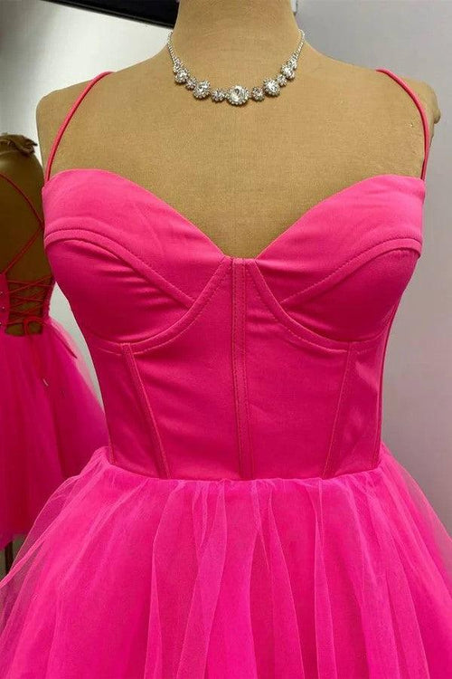 Vestido de fiesta corto rosa intenso con corte A para regreso a casa