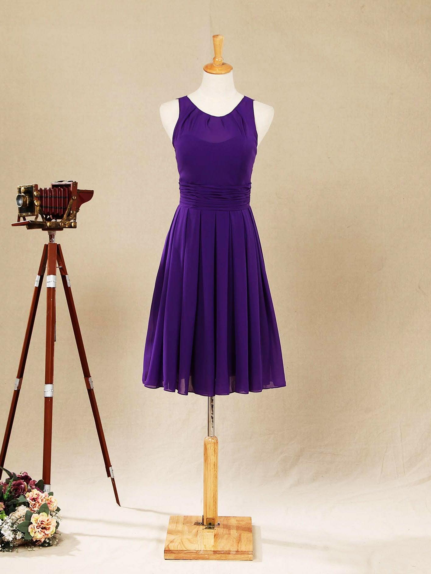 Vestido de dama de honor de gasa hasta la rodilla con escote joya, corte A, sin mangas