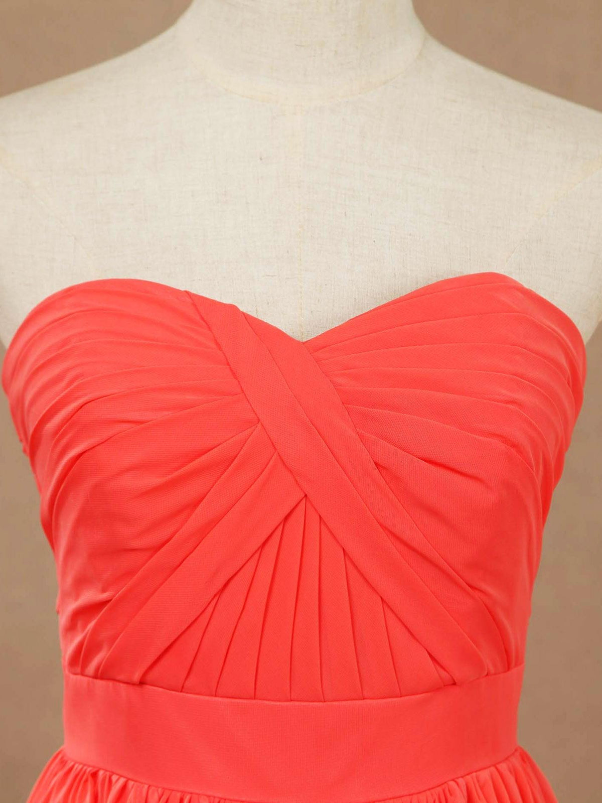 Vestido de dama de honor convertible de gasa coral, corte A, un hombro, cuello halter, sin tirantes, escote en forma de corazón