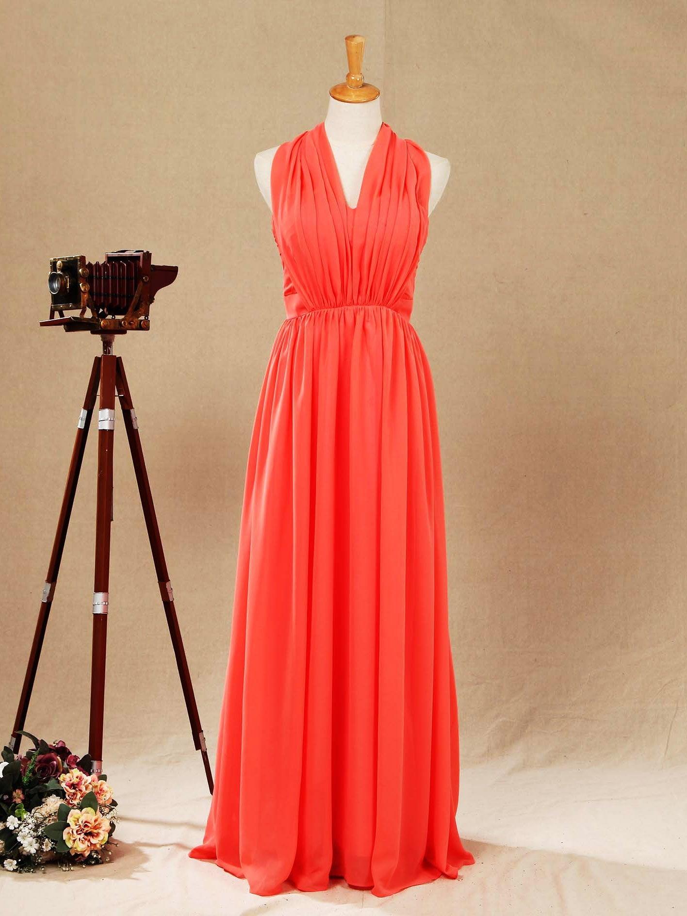 Vestido de dama de honor convertible de gasa coral, corte A, un hombro, cuello halter, sin tirantes, escote en forma de corazón