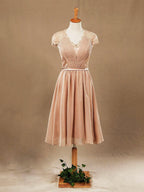 Numbersea Spitzen-Brautjungfernkleid aus Chiffon mit V-Ausschnitt und Flügelärmeln, durchsichtiger Rücken mit Knopf 
