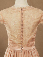Numbersea Spitzen-Brautjungfernkleid aus Chiffon mit V-Ausschnitt und Flügelärmeln, durchsichtiger Rücken mit Knopf 