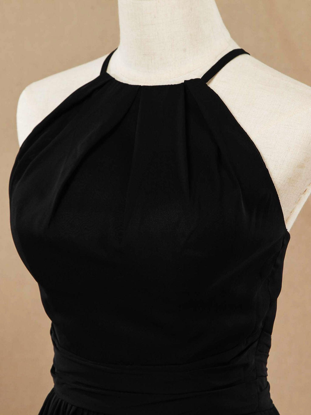 Vestido de dama de honor de corte A, de gasa, alto bajo, escote joya y tirantes finos