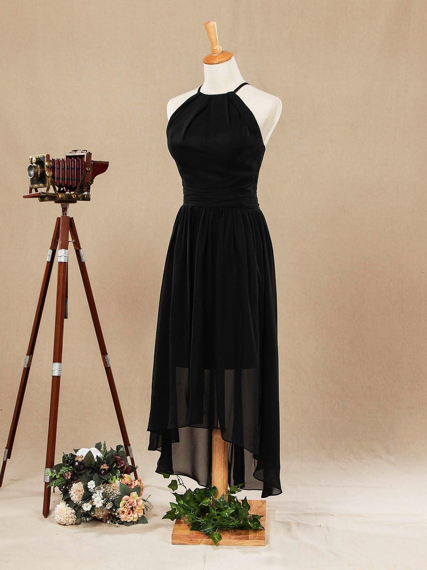 Vestido de dama de honor de corte A, de gasa, alto bajo, escote joya y tirantes finos