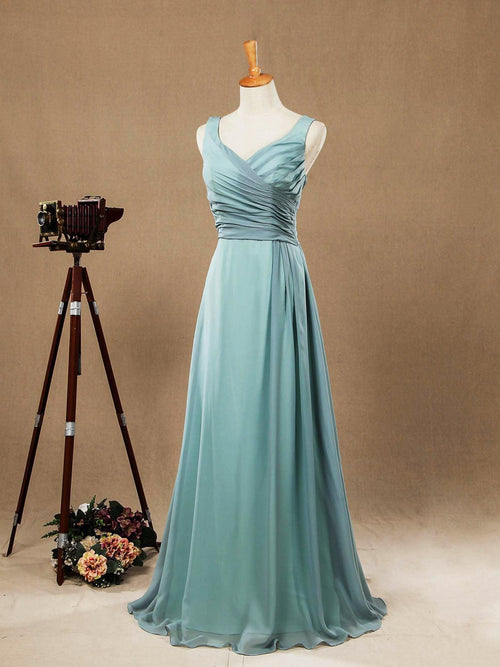 Vestidos de dama de honor de gasa largos con corte en A y tirantes en color azul polvoriento con escote en V