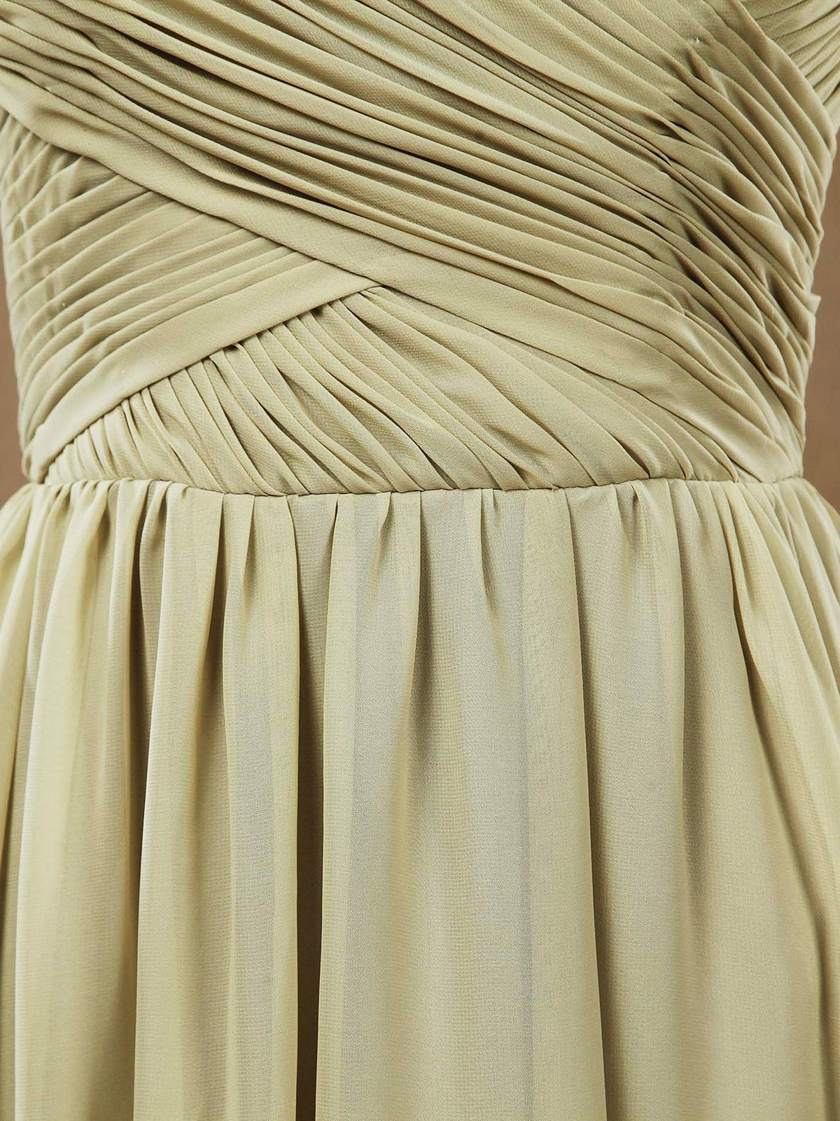 Vestido de dama de honor de gasa con tirantes verde polvoriento, escote en V y espalda en V con escote de encaje elegante