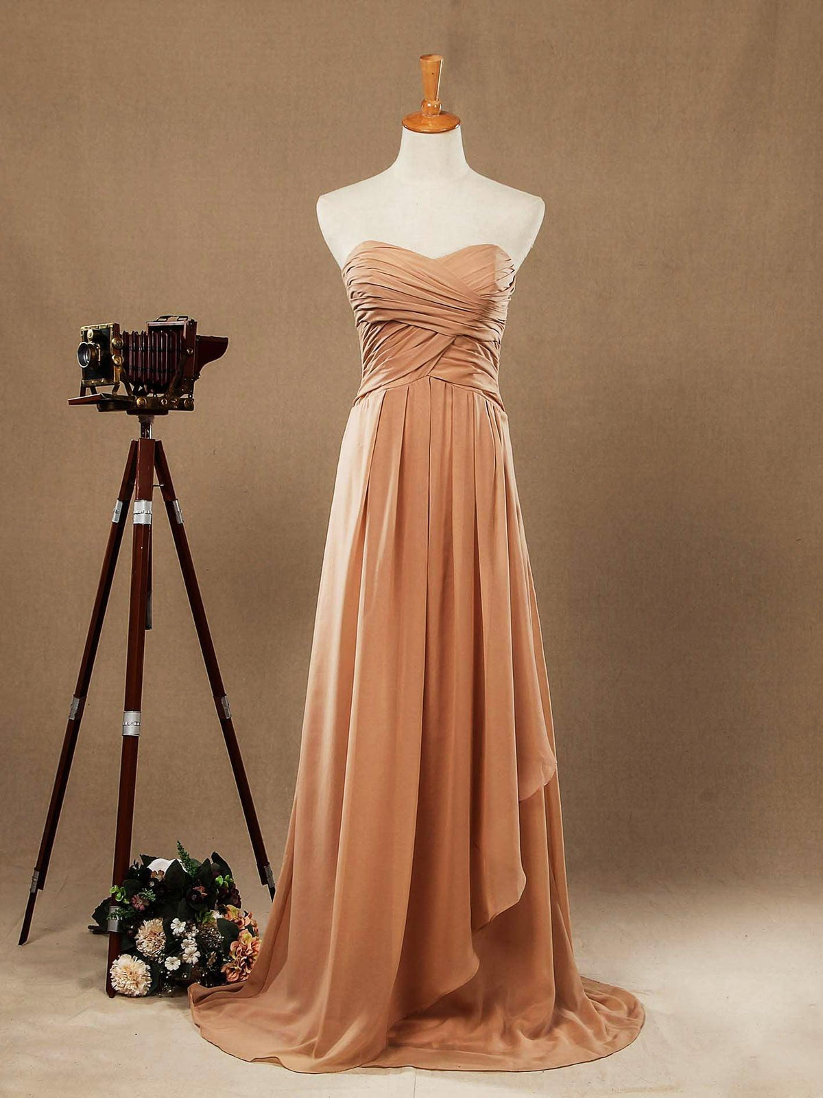 Vestidos de dama de honor de gasa hasta el suelo, escote corazón, sin tirantes y frunces entrecruzados