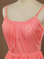 A-Linie, U-Ausschnitt, Spaghettiträger, bodenlanges Chiffon-Brautjungfernkleid mit Rüschen 