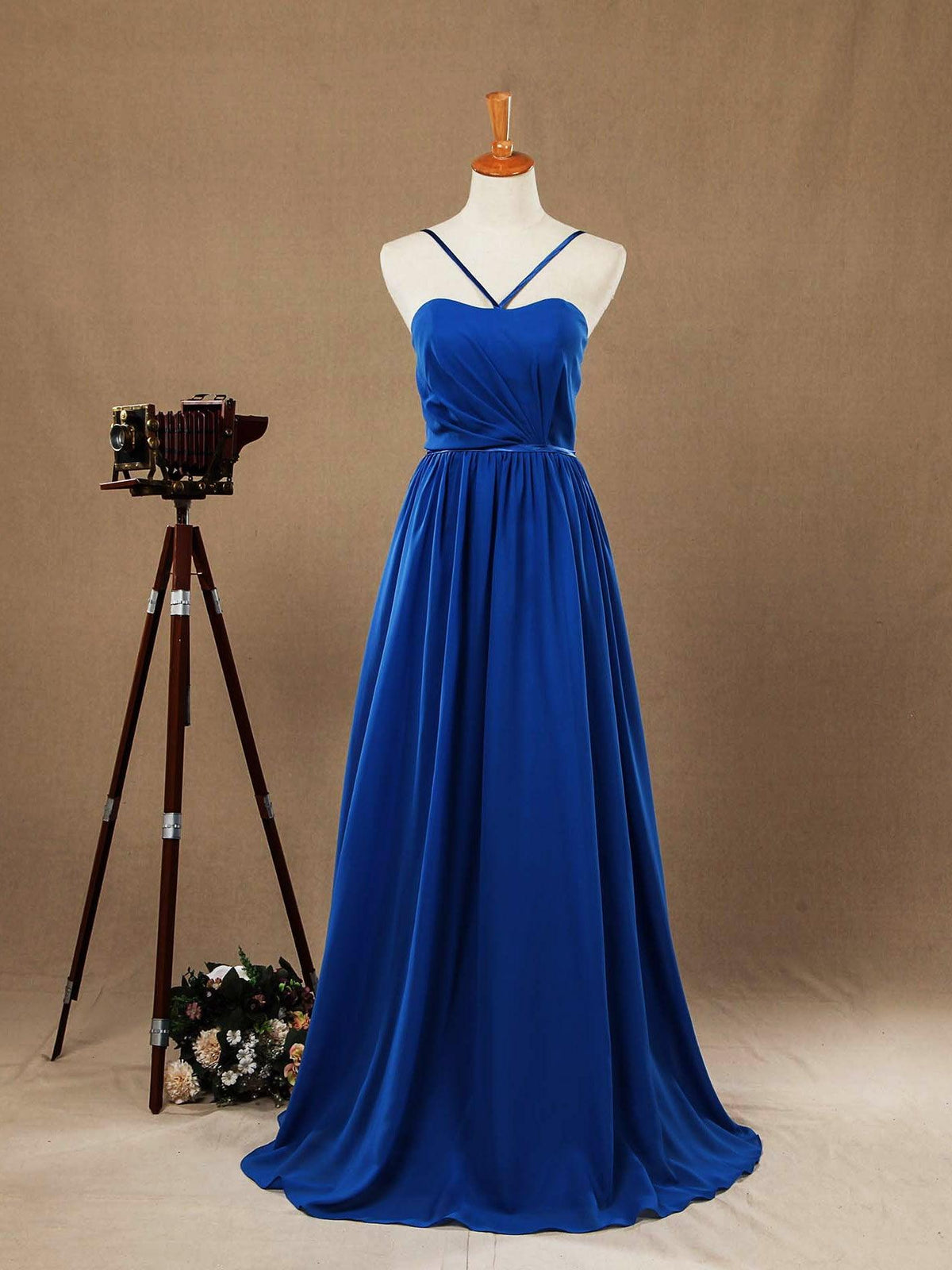 Vestido de dama de honor de gasa con tirantes finos, corte A y pliegues fruncidos