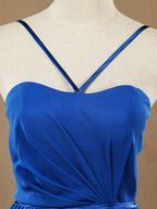 Vestido de dama de honor de gasa con tirantes finos, corte A y pliegues fruncidos