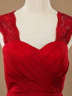 Vestido de dama de honor de gasa con tirantes de encaje, corte A, sin mangas y largo hasta la rodilla
