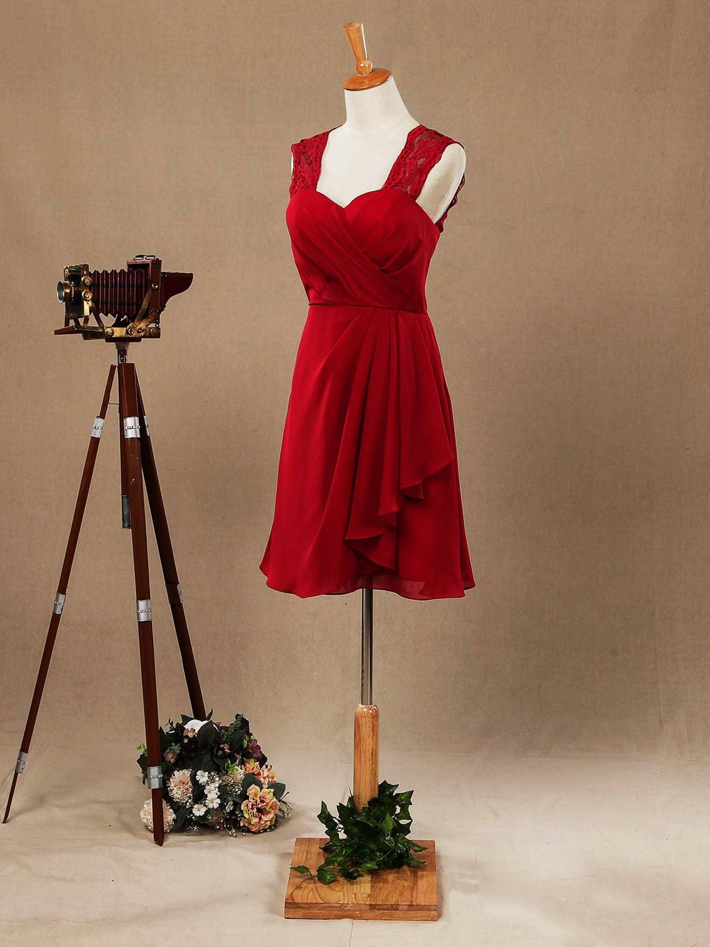 Vestido de dama de honor de gasa con tirantes de encaje, corte A, sin mangas y largo hasta la rodilla