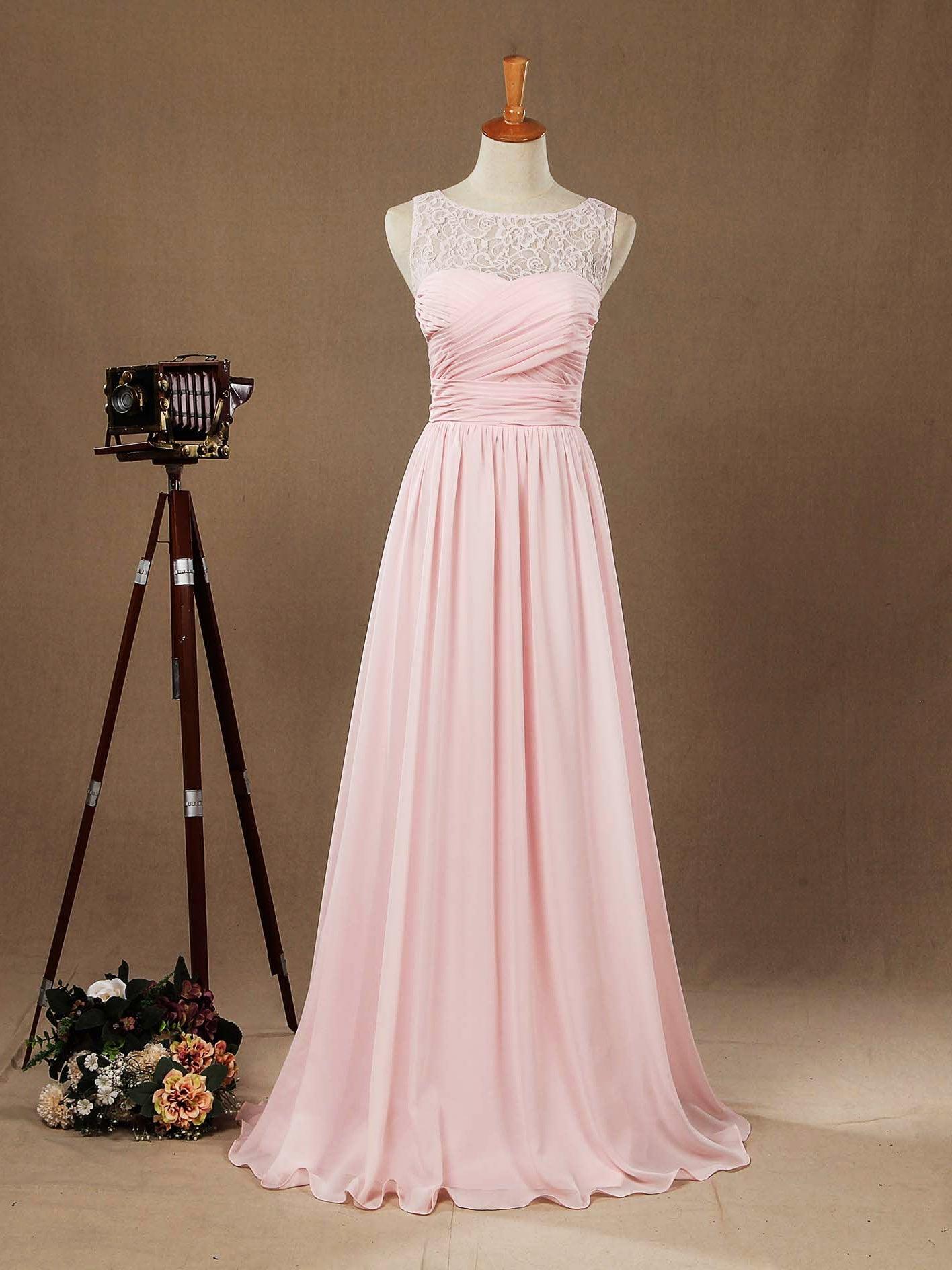A-Linie, Rundhalsausschnitt, bodenlanges Chiffon-Brautjungfernkleid mit passender Spitze und gerüschten Falten 