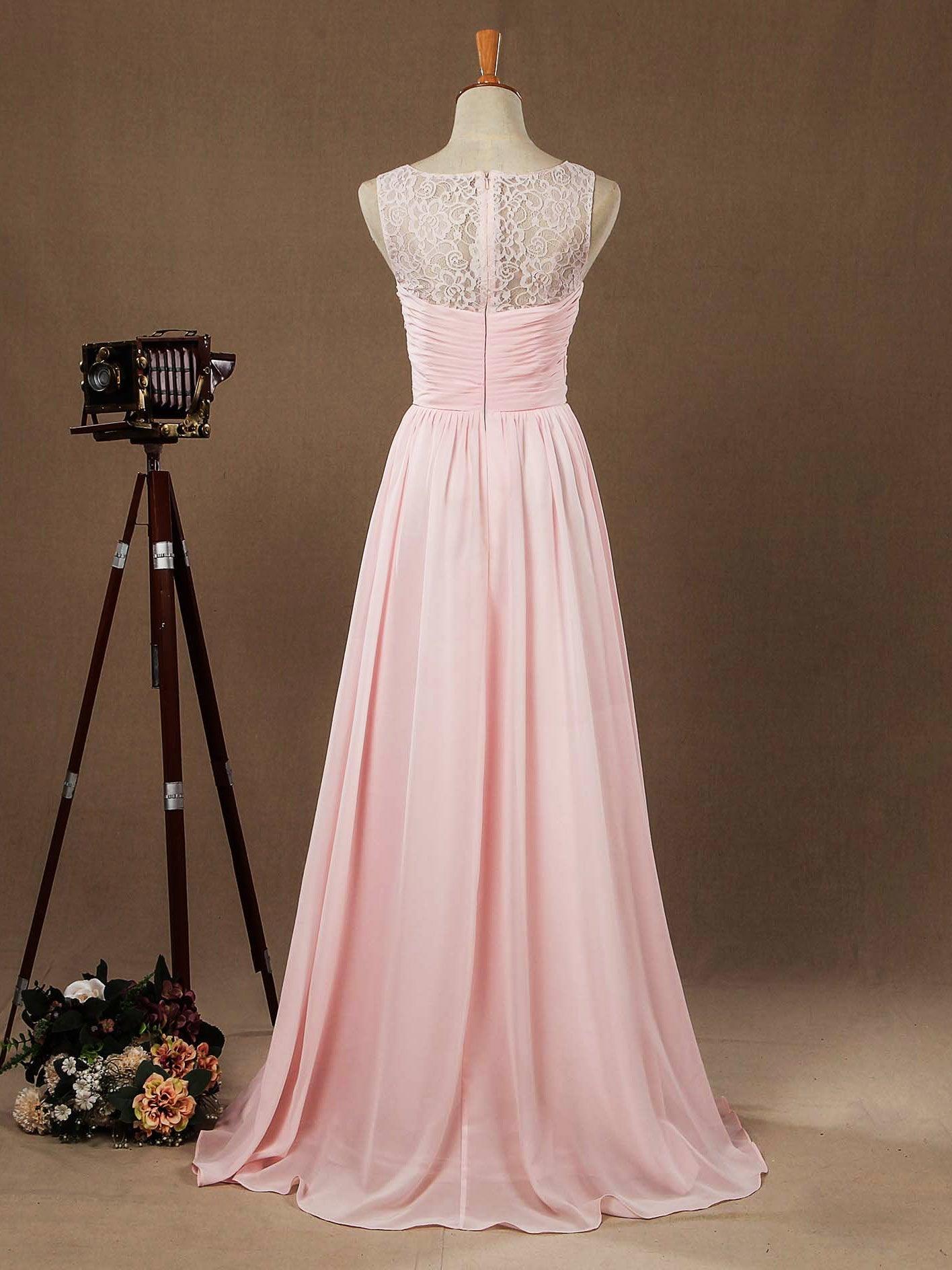 A-Linie, Rundhalsausschnitt, bodenlanges Chiffon-Brautjungfernkleid mit passender Spitze und gerüschten Falten 
