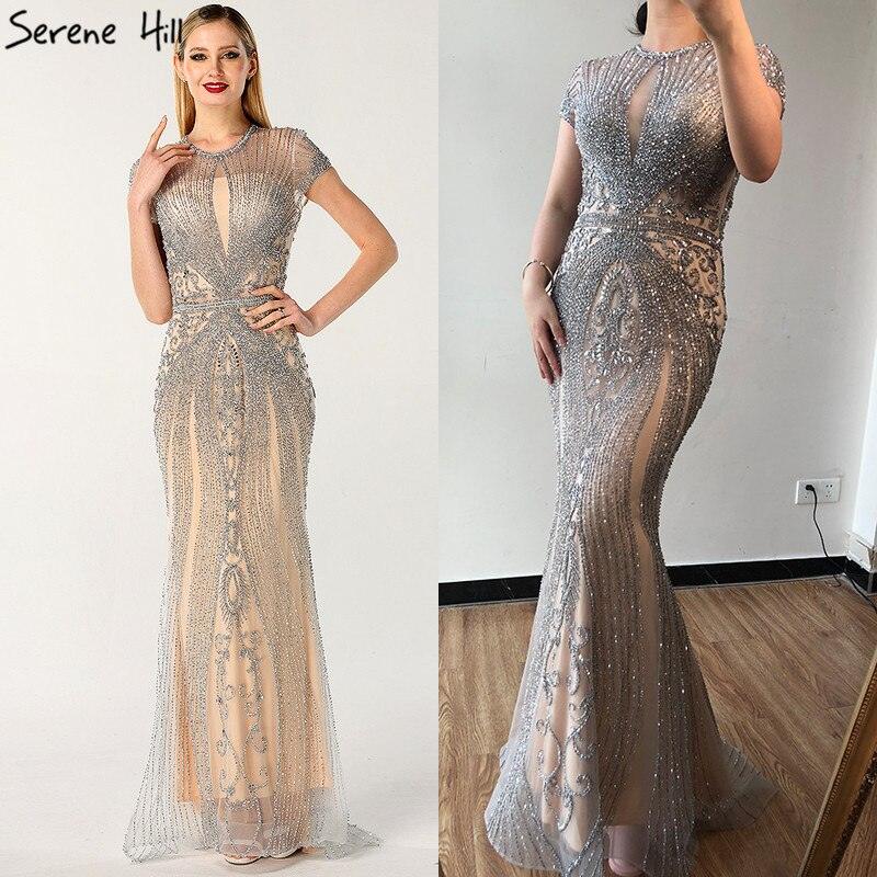 Auf Lager: Luxuriöses Meerjungfrauen-Abendkleid mit kurzen Ärmeln, Rundhalsausschnitt und Diamantbesatz, Perlenstickerei, Übergröße LA60742 