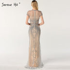 Auf Lager: Luxuriöses Meerjungfrauen-Abendkleid mit kurzen Ärmeln, Rundhalsausschnitt und Diamantbesatz, Perlenstickerei, Übergröße LA60742 