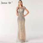 Auf Lager: Luxuriöses Meerjungfrauen-Abendkleid mit kurzen Ärmeln, Rundhalsausschnitt und Diamantbesatz, Perlenstickerei, Übergröße LA60742 