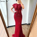Auf Lager: Luxuriöses Meerjungfrauen-Abendkleid mit kurzen Ärmeln, Rundhalsausschnitt und Diamantbesatz, Perlenstickerei, Übergröße LA60742 